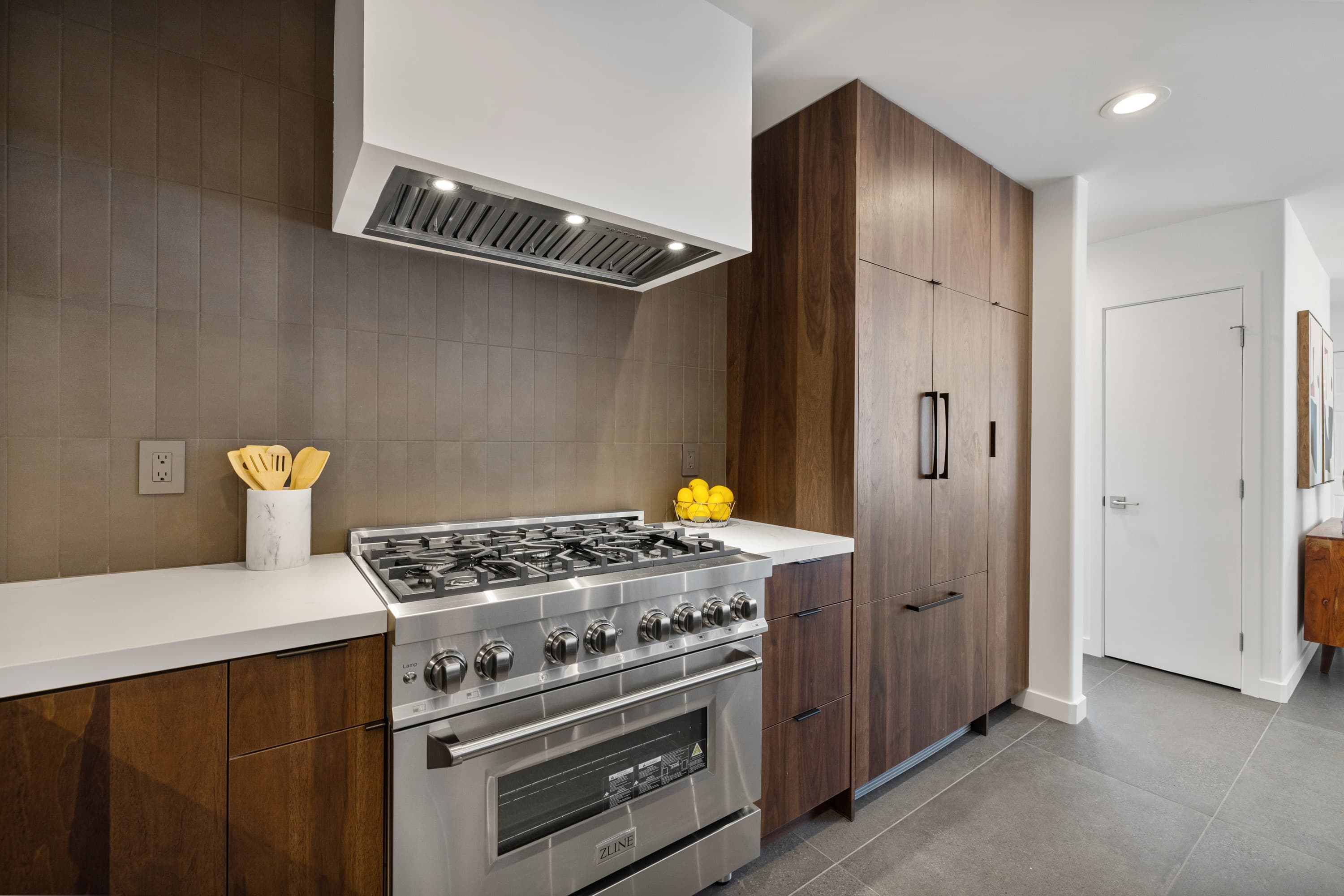 Professional six-burner range
